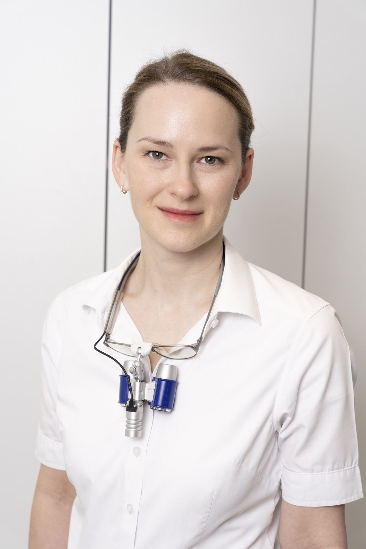 Dr. Elena Gerber, Zahnärztin und Inhaberin von DentBlanc
