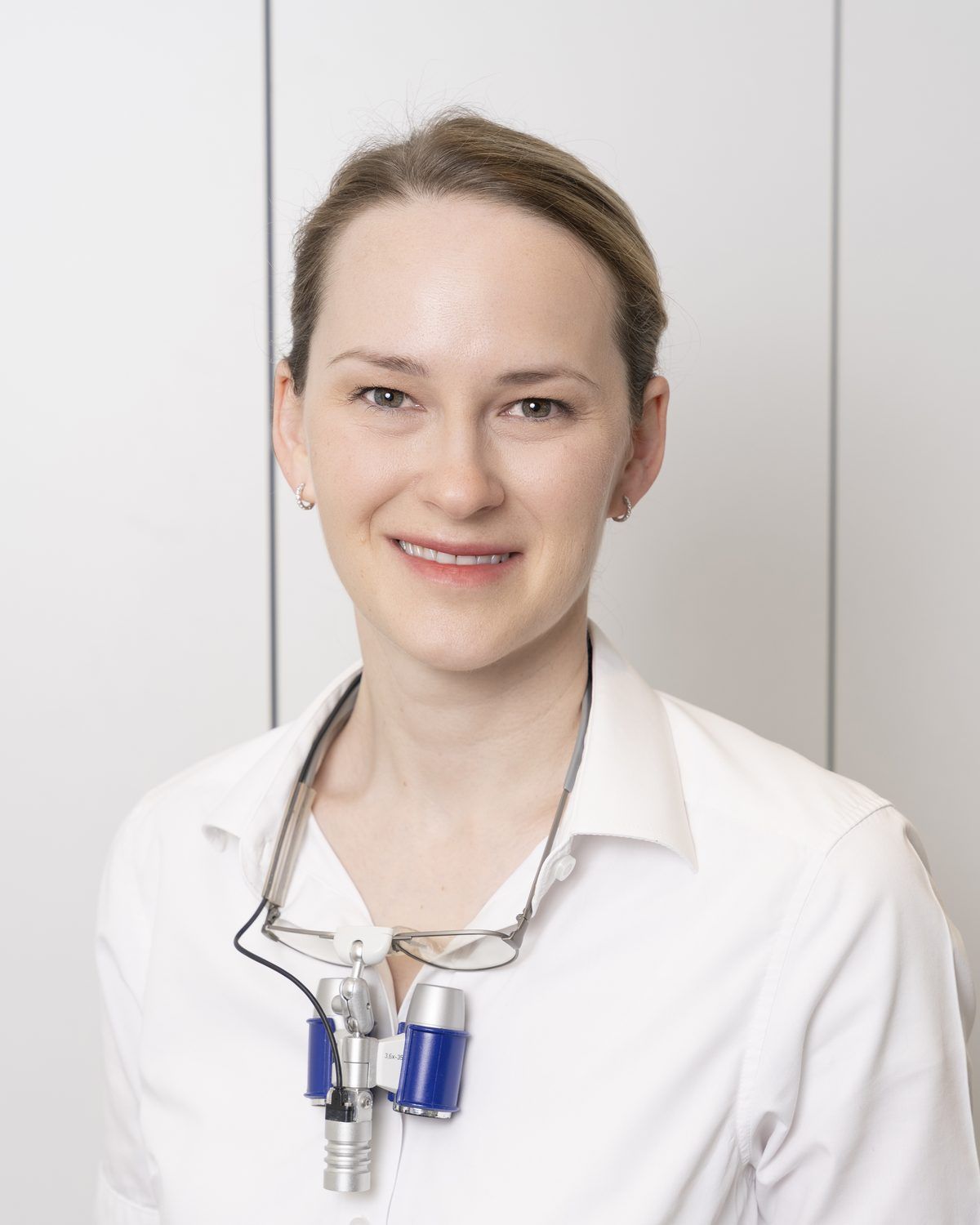 Dr. Elena Gerber, Zahnärztin und Inhaberin von DentBlanc