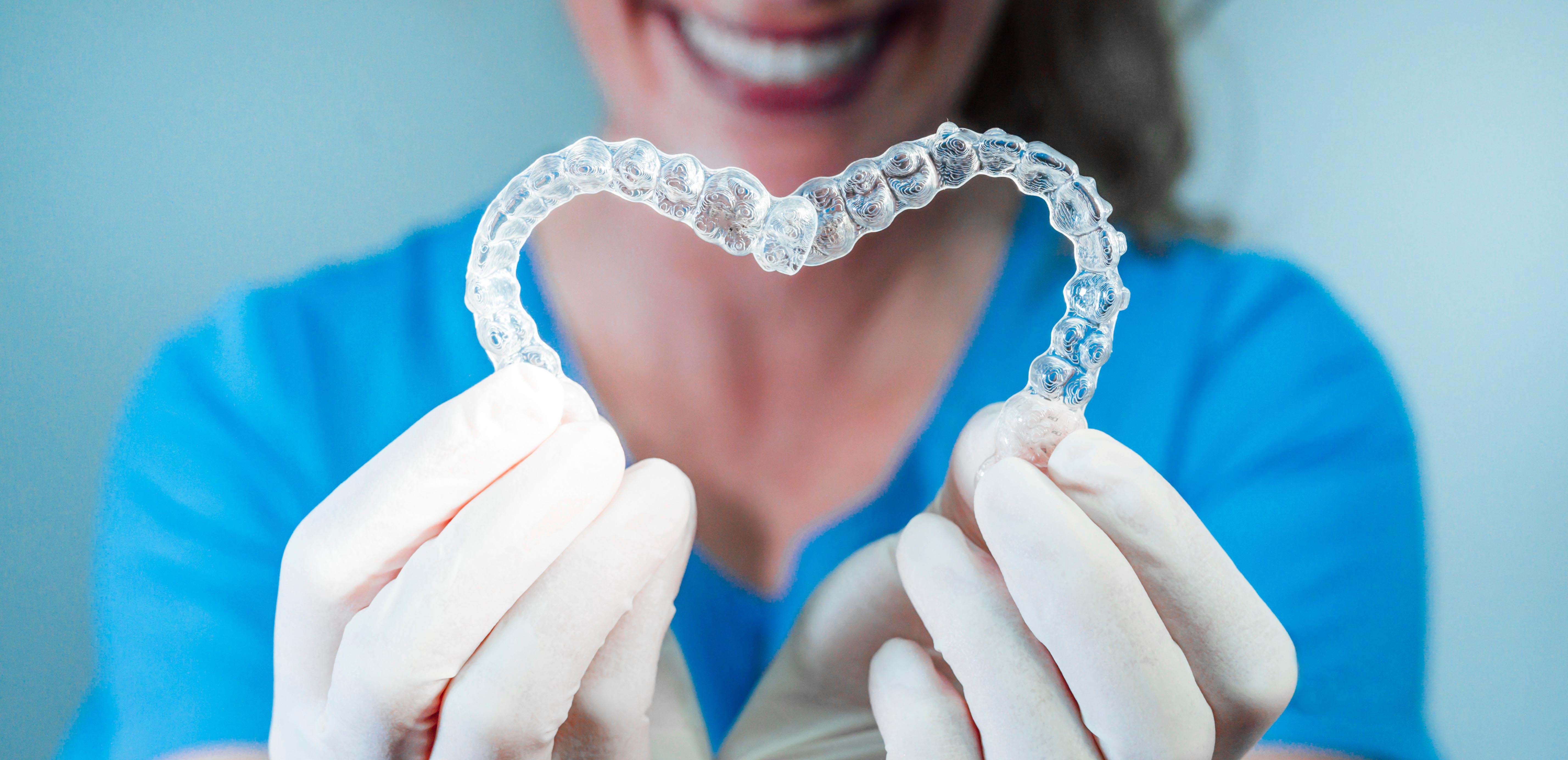 Herausnehmbare Zahnschienen in Stuttgart (Aligner)
